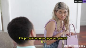 Apostando uma Foda Quente com a Irmã Asiática porno legendado