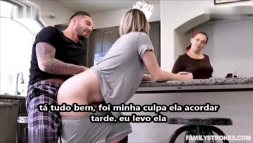 Comendo a enteada puta na frente da esposa – FamilyStrokes