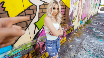 Deu a buceta apertadinha pela chave do carro – DadCrush