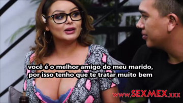 Dando gostosa paro amigo do marido enquanto ele assiste jogo