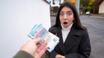 Novinha safada não resistiu a grana – Public Agent